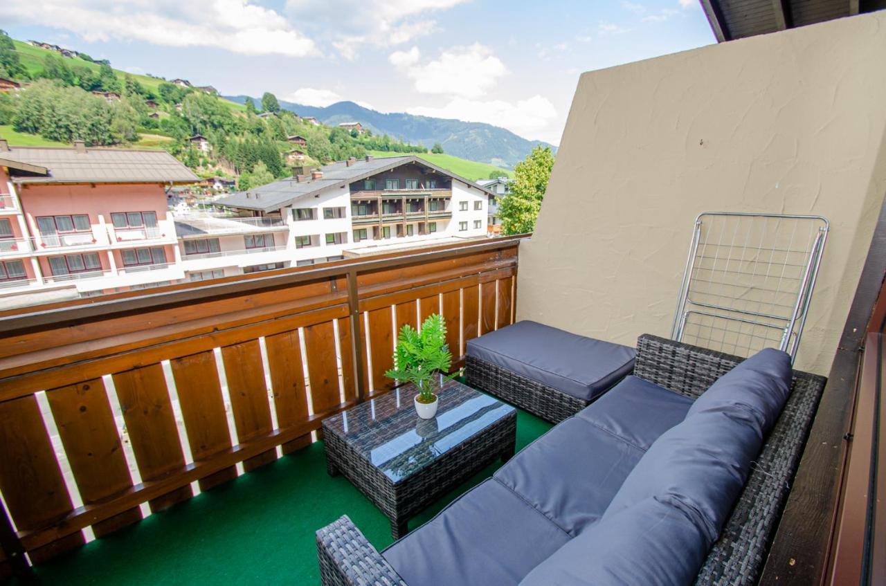 Penthouse Eightyone By All In One Apartments Kaprun Esterno foto
