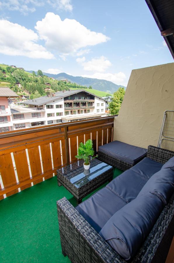 Penthouse Eightyone By All In One Apartments Kaprun Esterno foto