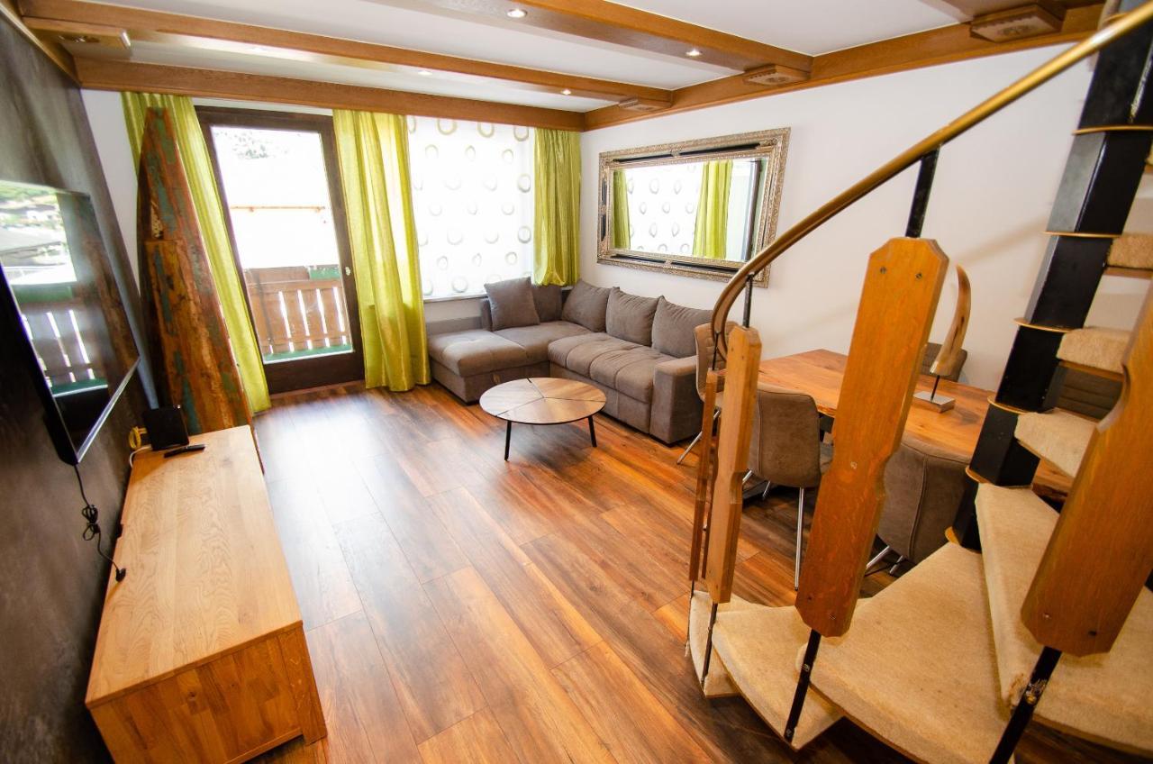 Penthouse Eightyone By All In One Apartments Kaprun Esterno foto