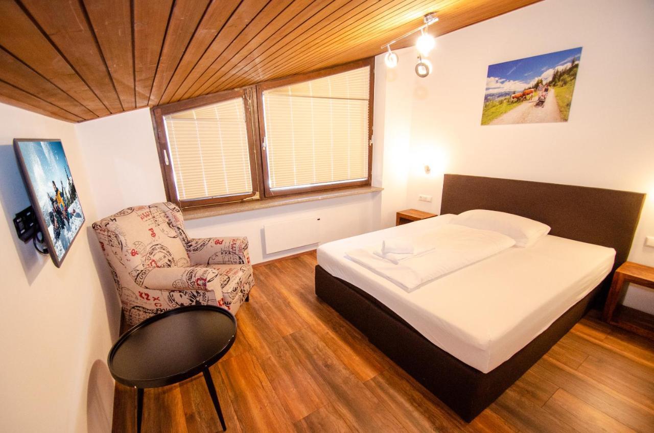 Penthouse Eightyone By All In One Apartments Kaprun Esterno foto